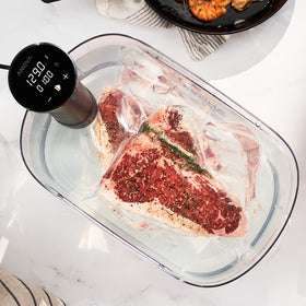 Anova Culinary Nano 3.0 two-line display for quick time and temperature checks