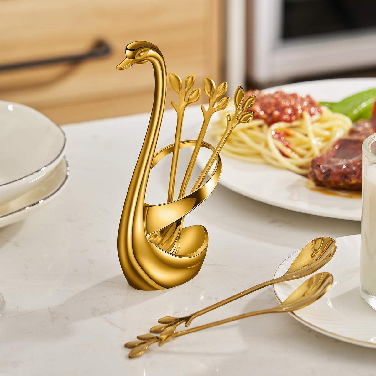 AnSaw gold dining collection adds style to the table setting