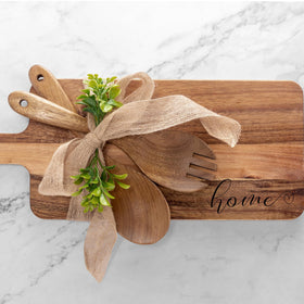 Anforsun serving tray and charcuterie board, great for entertaining guests.