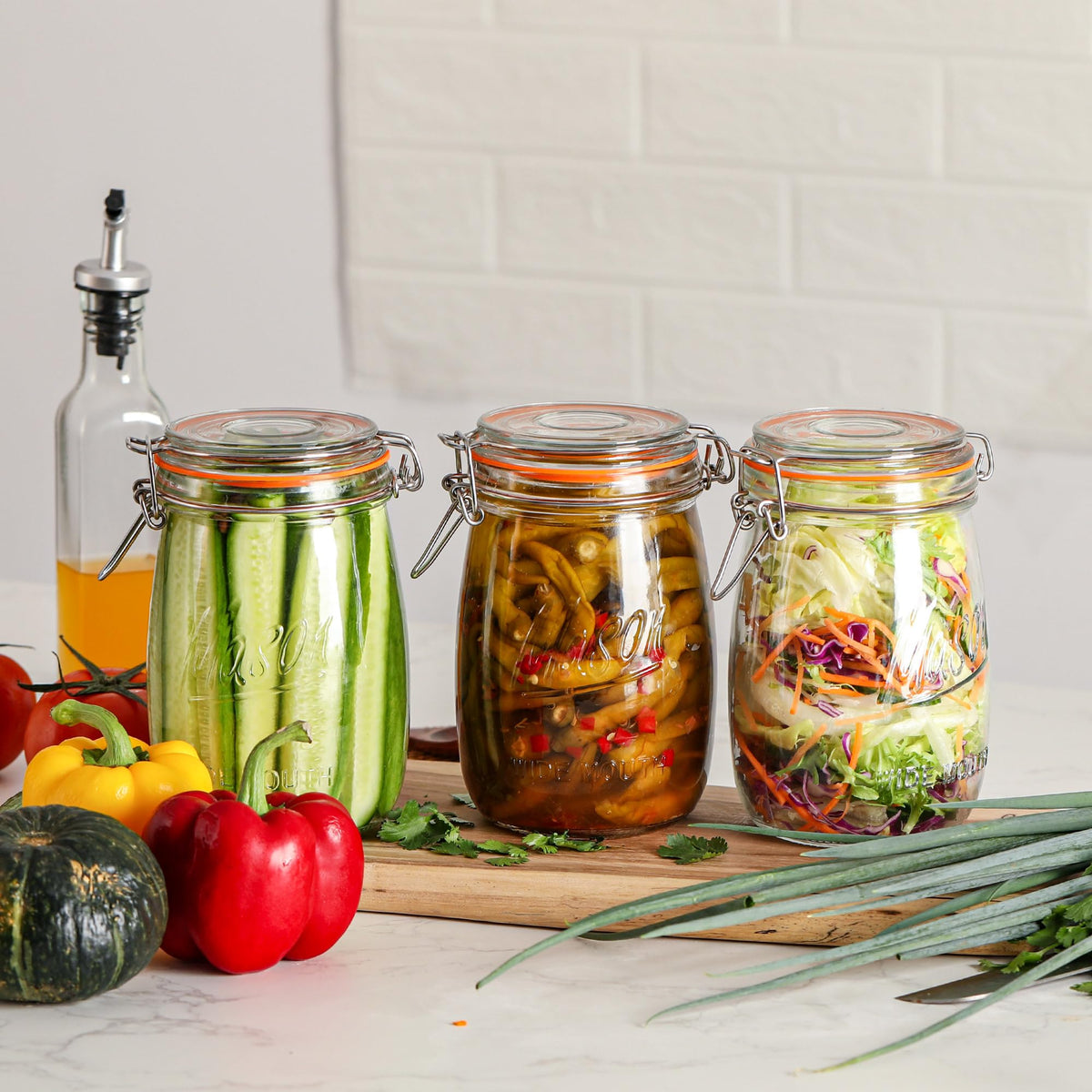 Anwoi wide-mouth jar makes loading and cleaning jars simple and efficient.