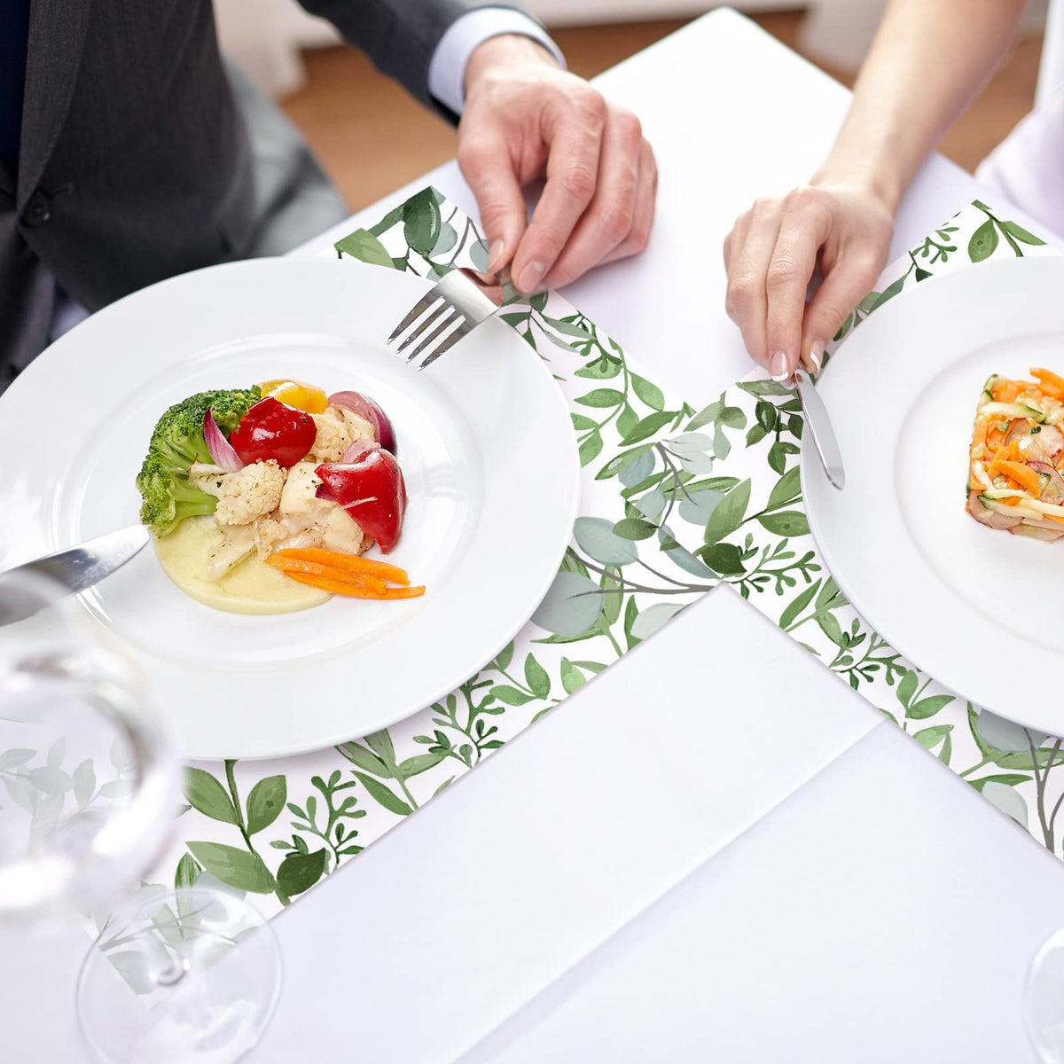 AnyDesign leaf-patterned paper mats elevate home dining and hospitality spaces
