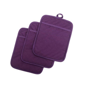 Anyi pot holders showing kitchen heat-resistant protection for safe oven handling.