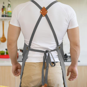 Aoomzoon apron reinforced pocket corners resist wear in busy kitchens.