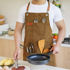 Aoomzoon canvas apron provides full coverage with 27x32 inches
