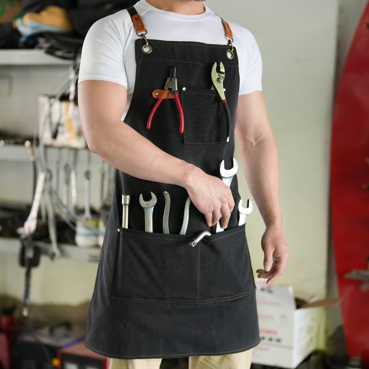 Aoomzoon durable buckle and leather back strap add style and support.