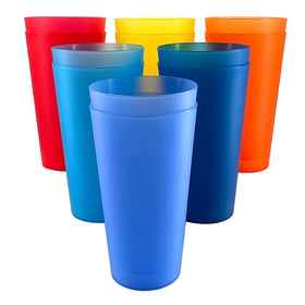AOYITE 32 oz plastic cups set of 12 on a party table for easy serving