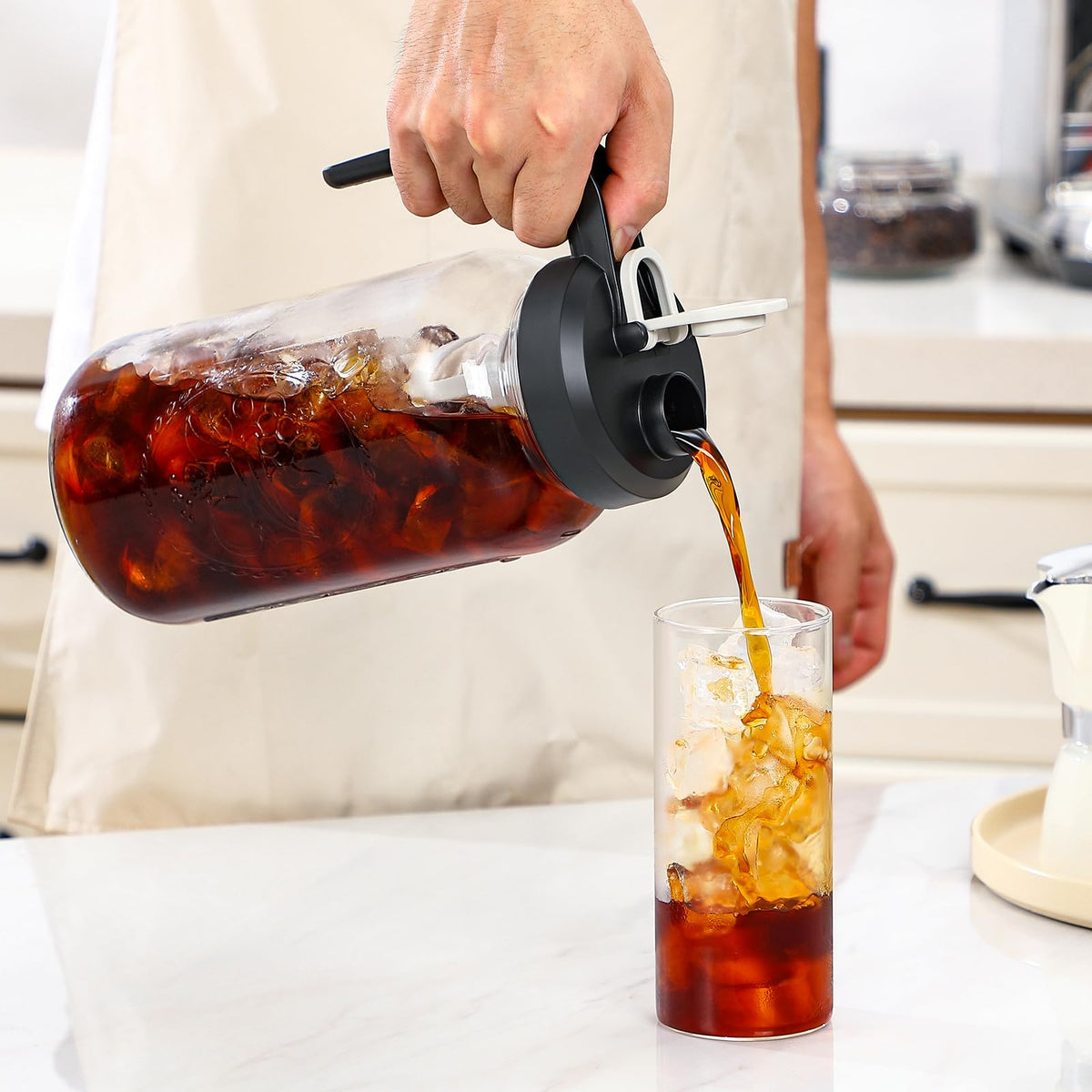 AOZITA versatile pitcher for tea water and juices in daily use