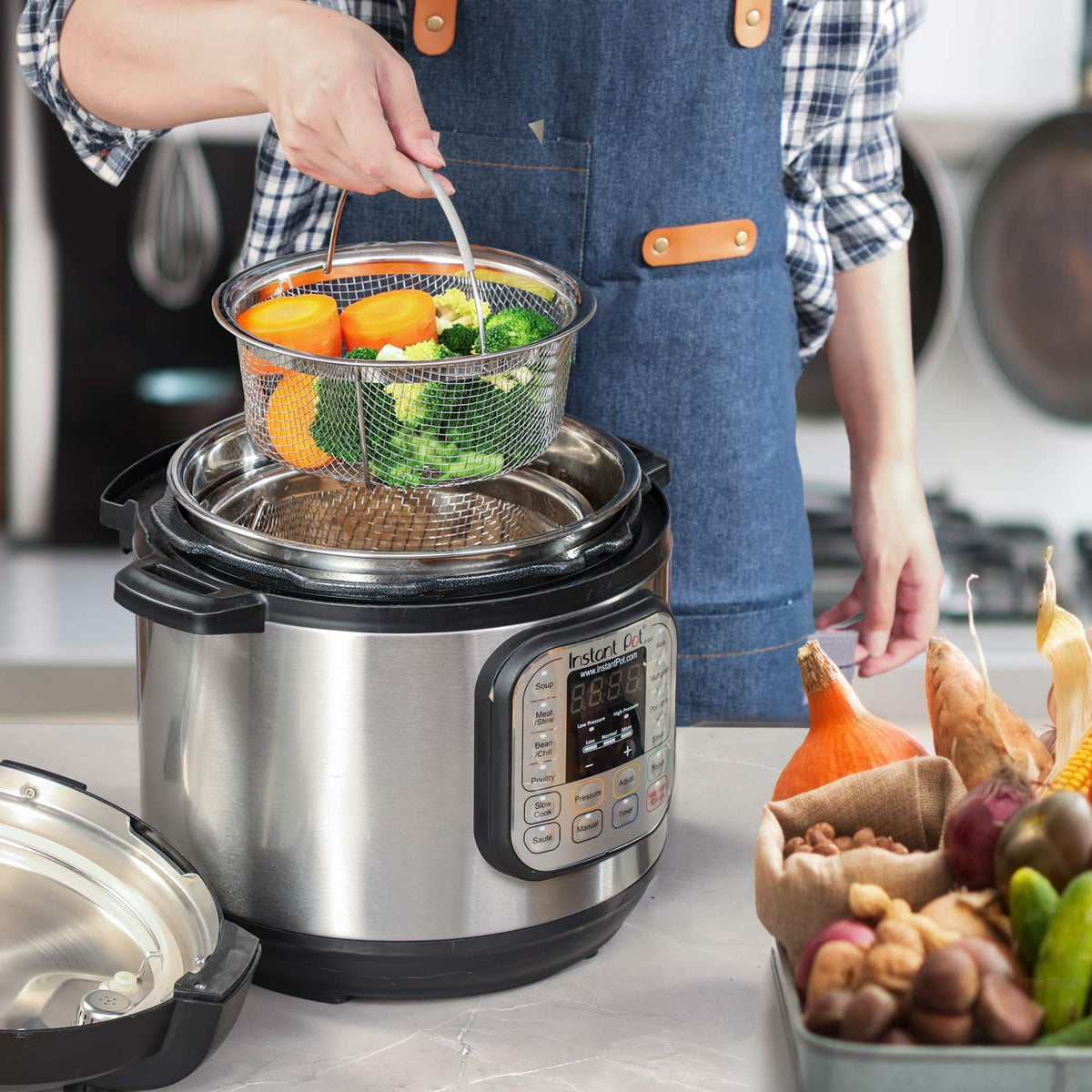 AOZITA pasta strainer keeps strands separate and drained