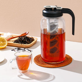 AOZITA two-quart pitcher with hinged cap ready for gatherings