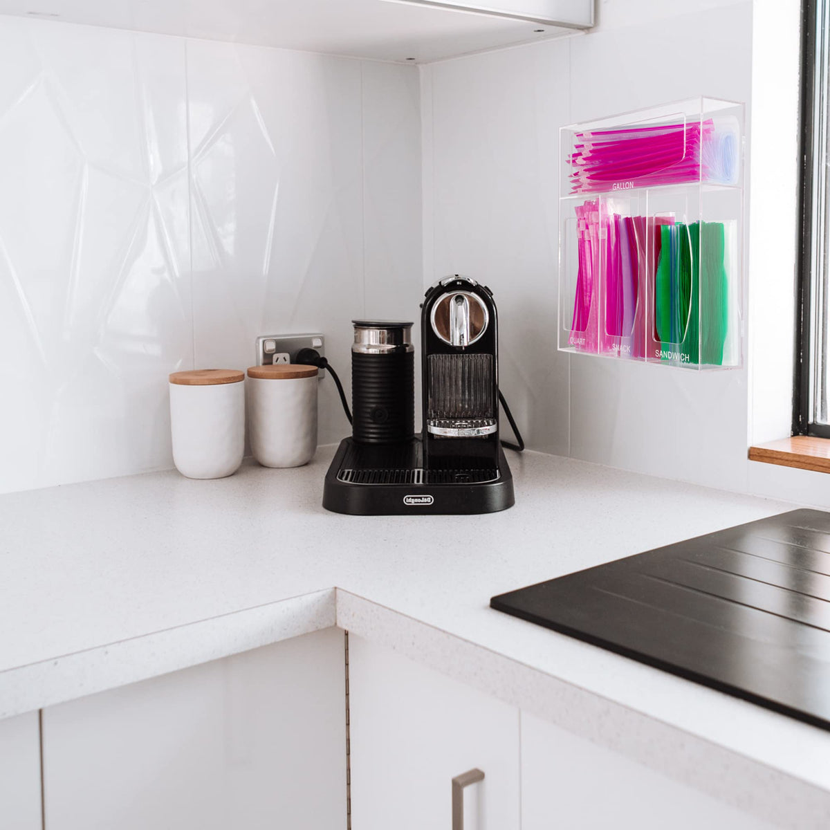 Aphbrada transparent design lets you see contents at a glance.