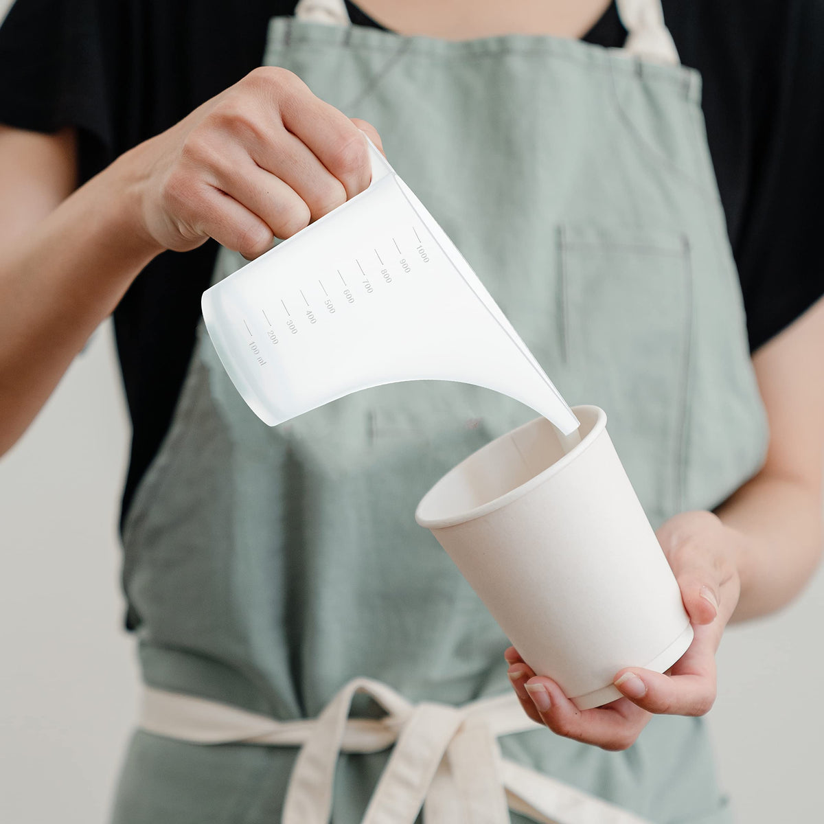 AppleTofu microwave-safe pitcher for quick reheats and easy cleanup.