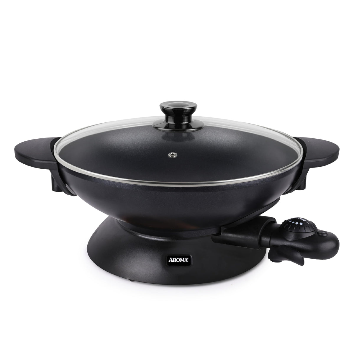 AROMA AEW-306 electric wok showing 5-quart capacity for family meals