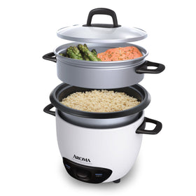 AROMA ARC-747-1NG steam tray steaming vegetables for a healthy meal.
