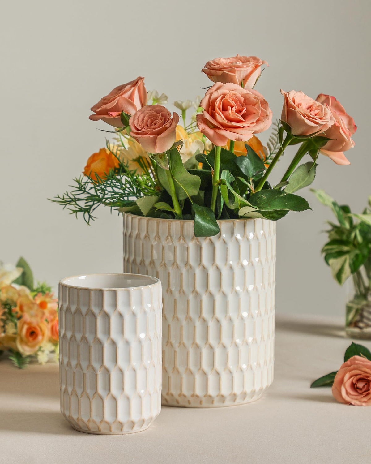 ArteBake honeycomb-pattern utensil holder showcases texture while organizing cutlery.