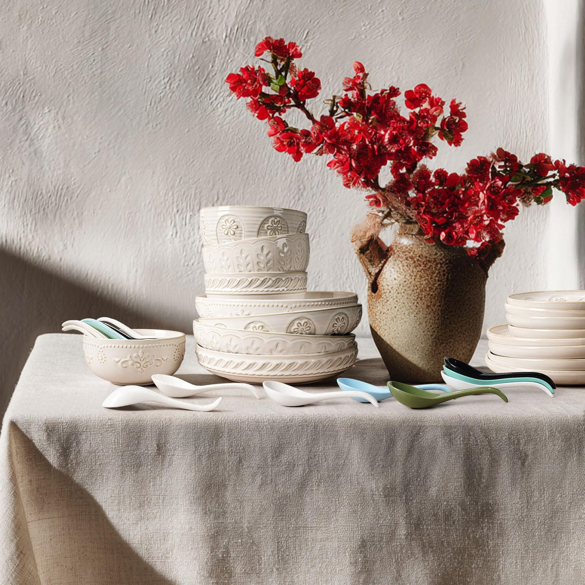Gift-ready packaging makes Artena spoons a thoughtful housewarming present.