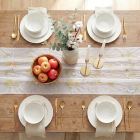Artoid Mode 120-inch table runner fits longer tables for festive occasions