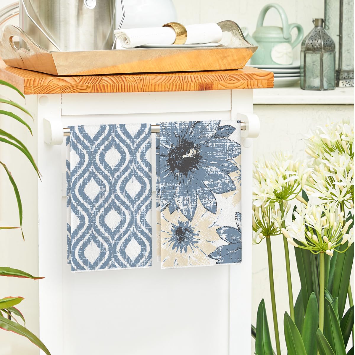 Artoid Mode blue floral leaves towels absorb moisture efficiently in use