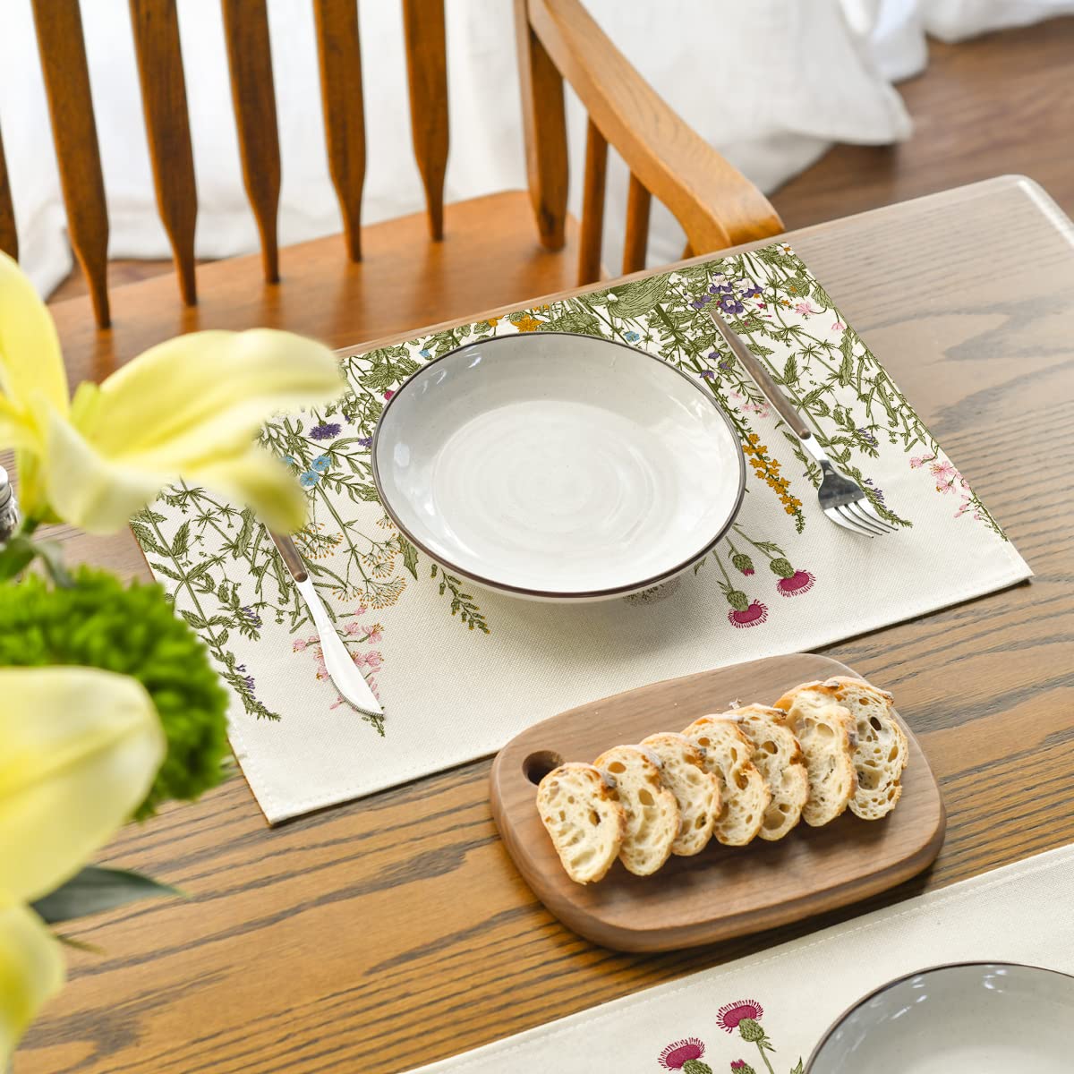 Artoid Mode colorful table mats add vibrant charm to daily meals.