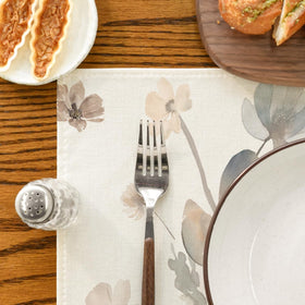 Artoid Mode brown poppy floral leaves placemat brightens any dining space with color.