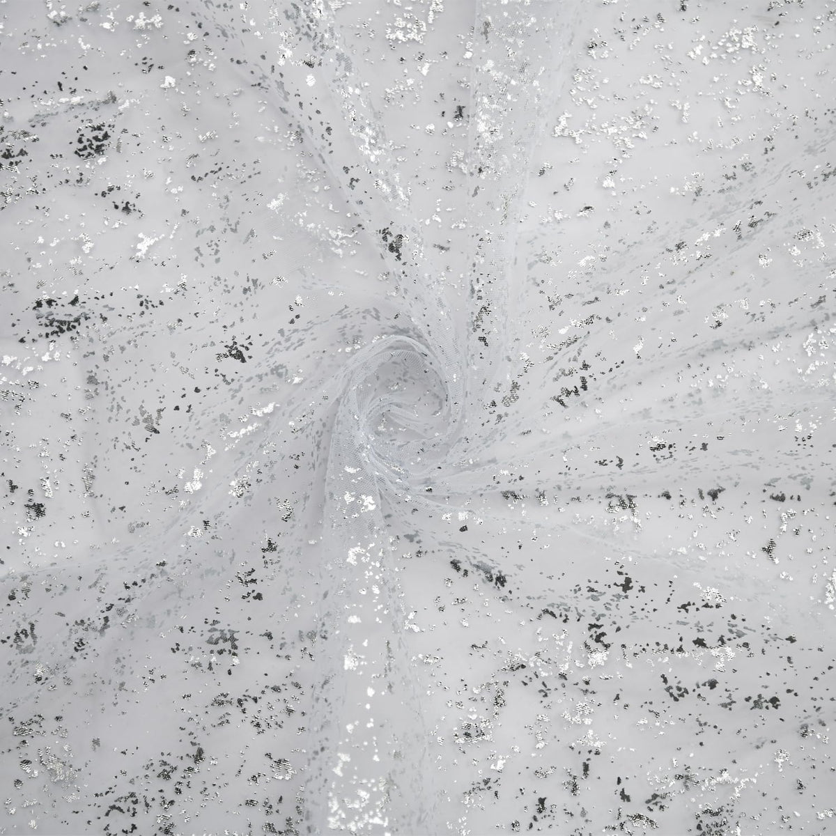 Artoid Mode durable polyester fabric eases cleaning and care.