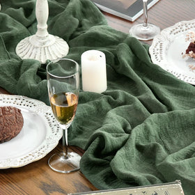 Artoid Mode carefully stitched edges ensure lasting use on busy dining occasions