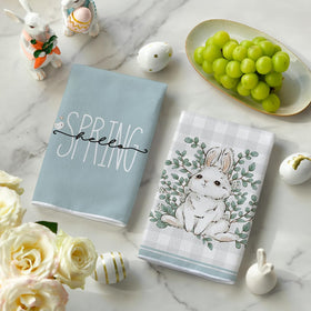 Artoid Mode Easter towel set showcases festive pattern for daily tasks.