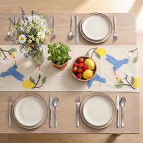 Artoid Mode easy-care table runner machine washable and quick drying