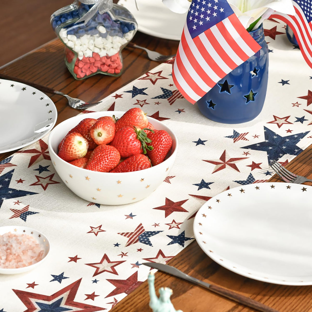 Artoid Mode easy-clean table runner ideal for busy homes
