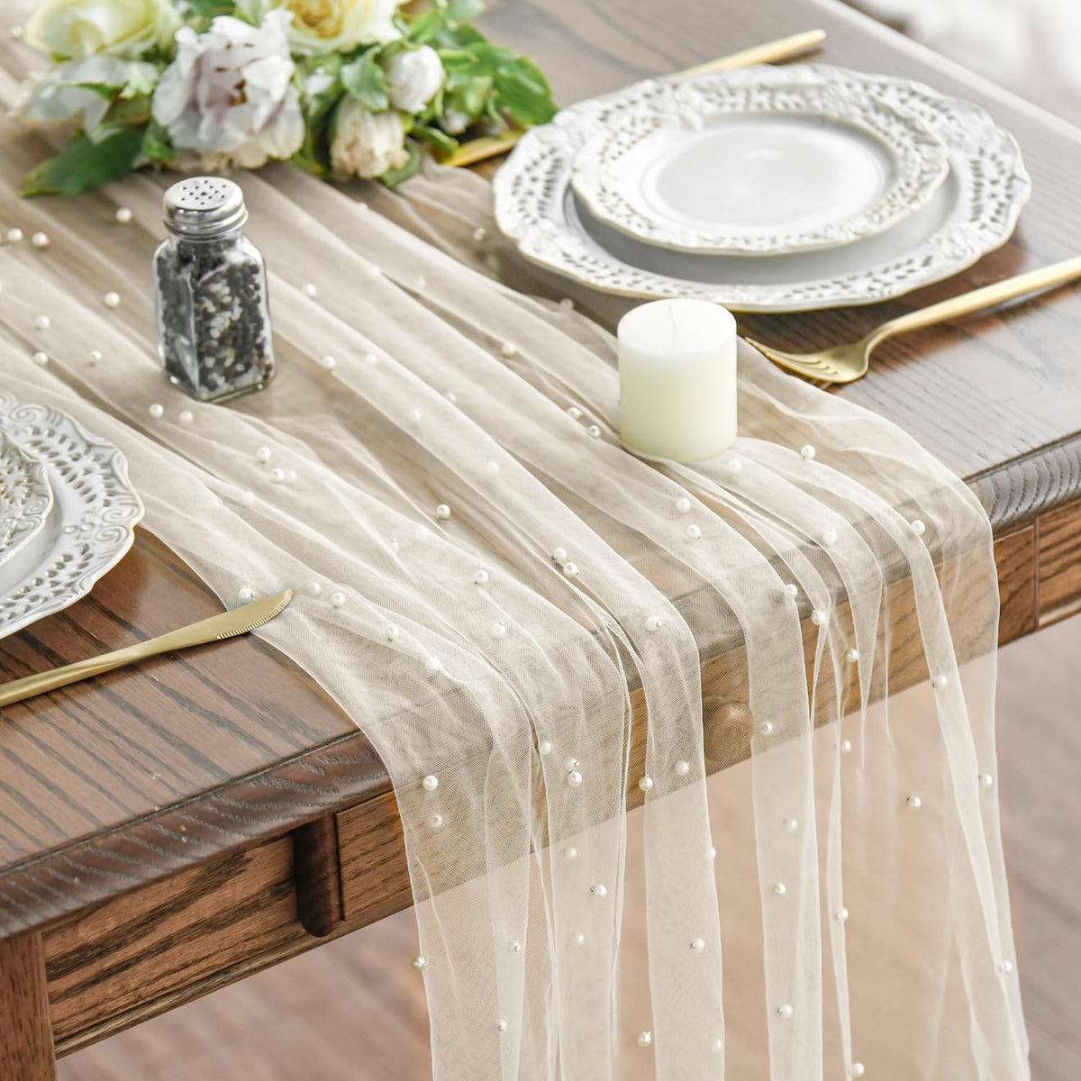 Artoid Mode pearl beige gauze runner close-up showing delicate fabric and subtle sheen.