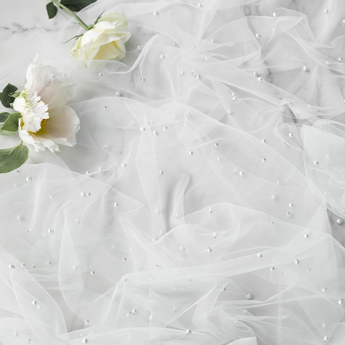 Artoid Mode pearl gauze table runner protects surfaces from heat