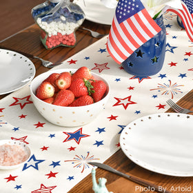 Artoid Mode patriotic table decor enhances festive gatherings at home.