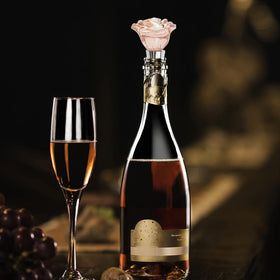 Arvintas wine stoppers gift set elegantly packaged for gifting.