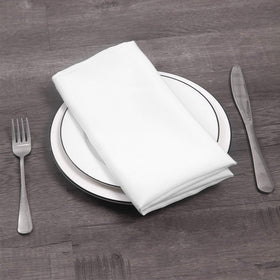 Restaurant service using Ascoza napkins for reliable everyday use