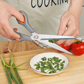 Asdirne four-different-sizes scissors offer versatile kitchen cutting options.