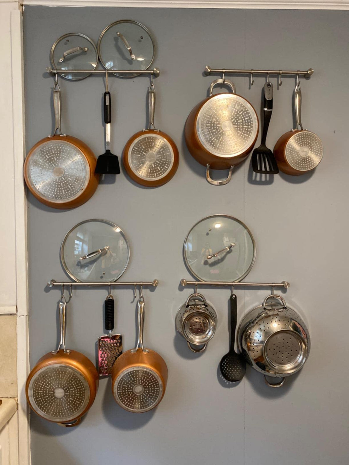 Audmore versatile wall rack suitable for towels and tools