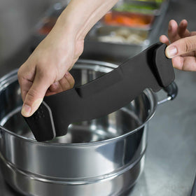 AUOON clip-on strainer clip design attaches to many pots.