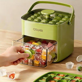 AUZUX ice tongs in green for easy hygienic handling