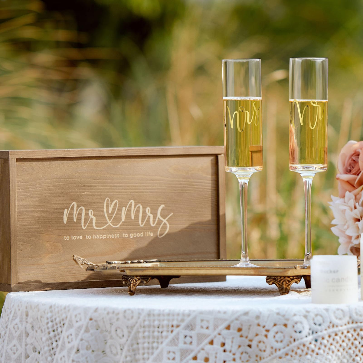 AW BRIDAL long-stem champagne glasses with graceful silhouette