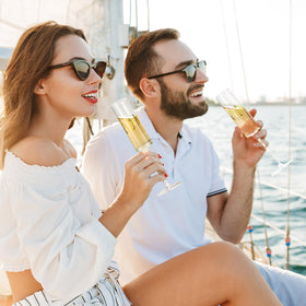 AW BRIDAL ultra-thin laser-cut rim for smooth sipping
