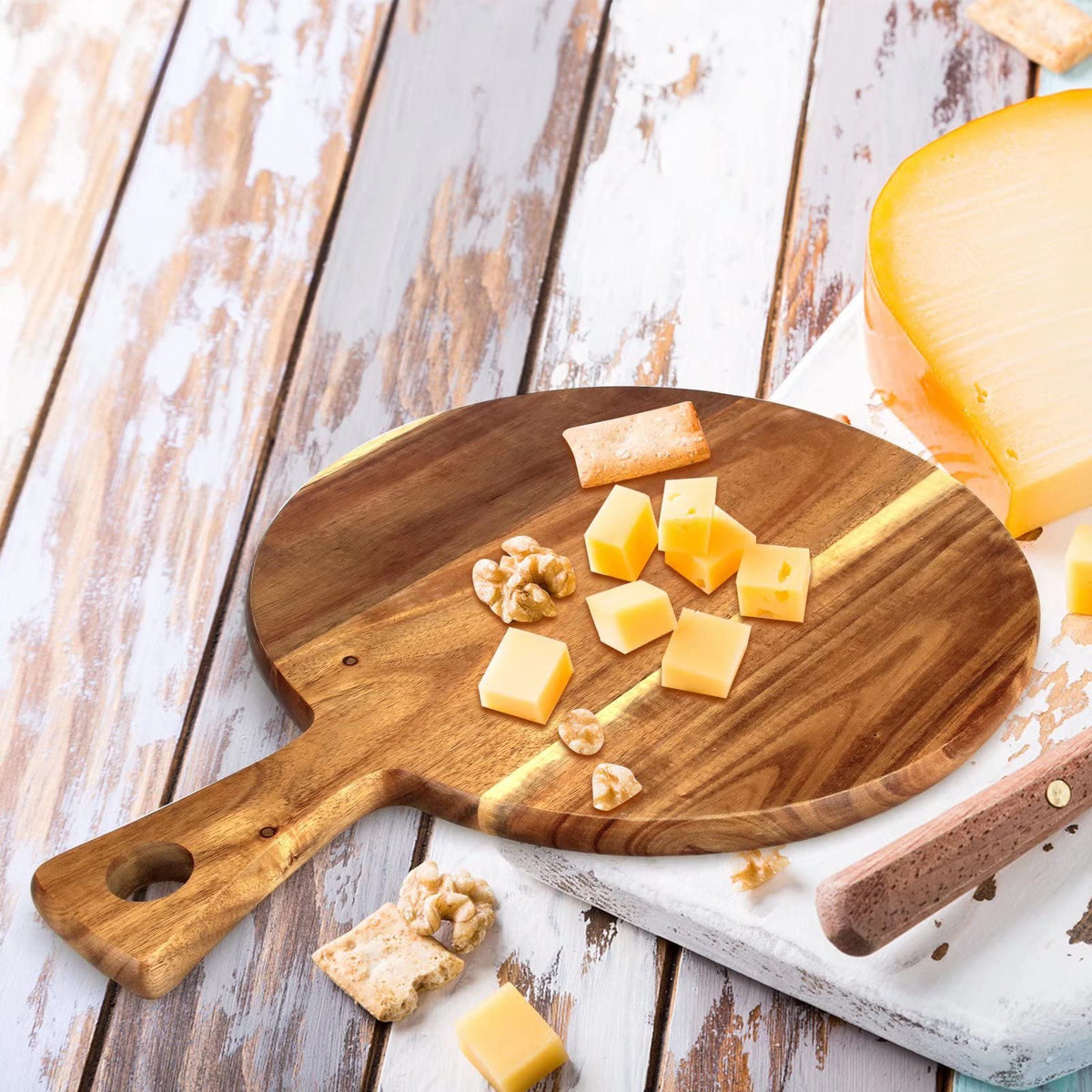 Ayiaren acacia board with hanging handle for easy storage