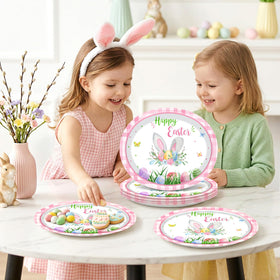Aysimple serving plates for cakes and snacks, ideal for parties.