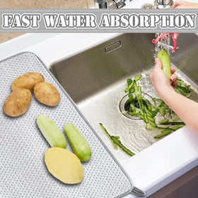 Baaxxango easily cleanable mat dries quickly after use.