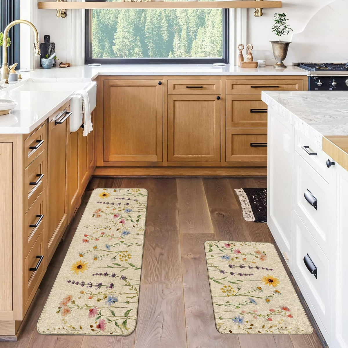 Baccessor daisy and sunflower kitchen mat adds cheerful decor while protecting the floor.