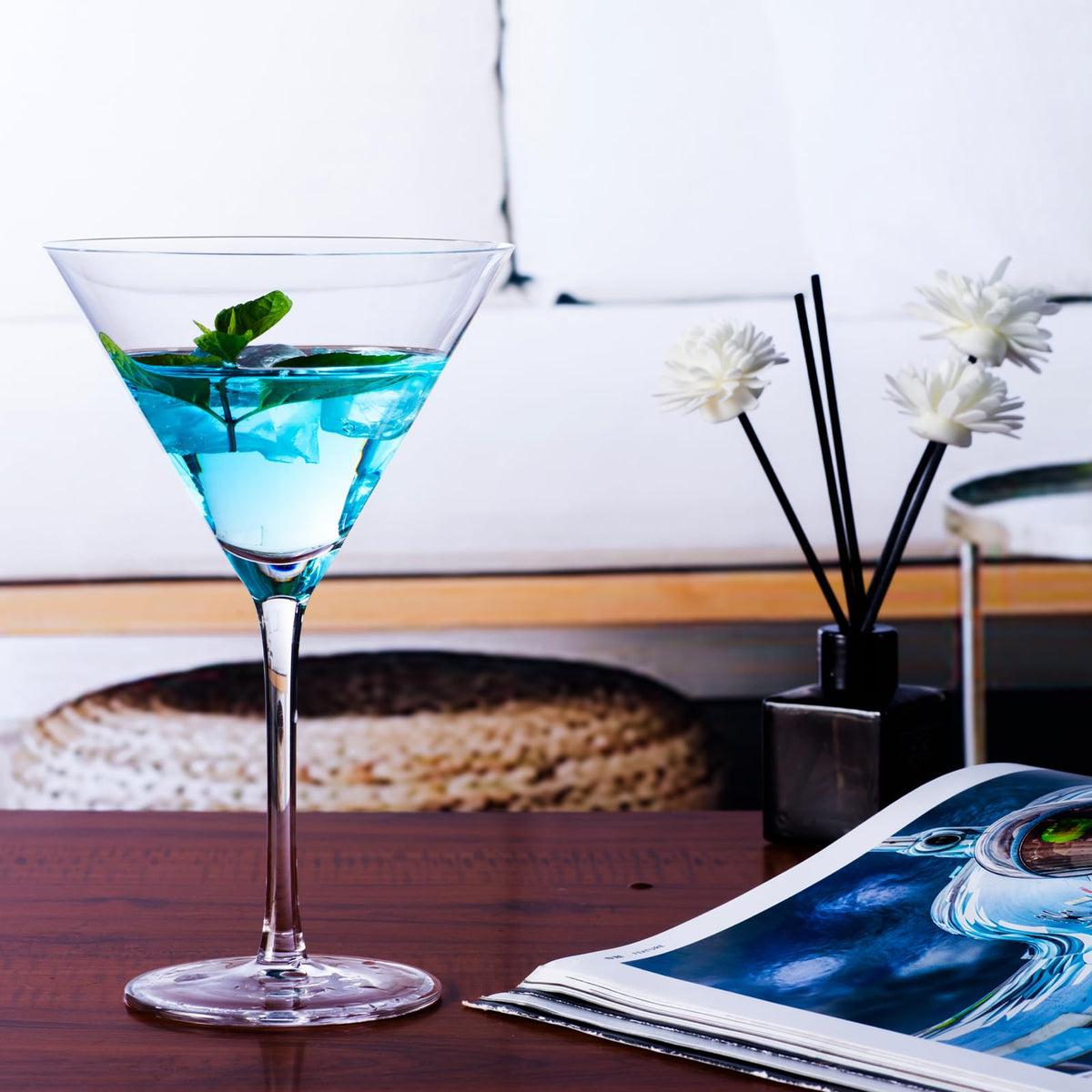 BACLIFE gift-ready martini glasses set ideal for celebrations.