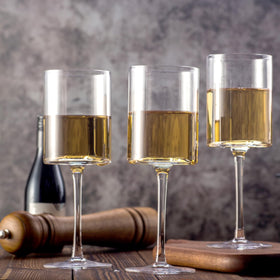 BACLIFE 15oz wine glass supports generous pours and tasting notes
