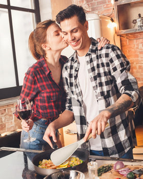 Badiano spoon easy-clean silicone surface for quick cleanup after cooking.