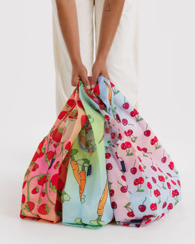 Baggu Carrots & Berries folded pouch views, compact carry for on-the-go shopping