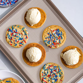 Baker's Secret easy-clean design supports quick post-meal cleanup.