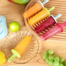 BAKHUK reusable ice pop maker promotes family friendly snack time