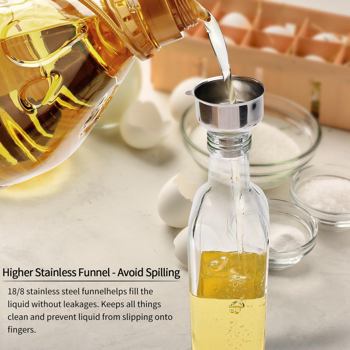 BAKHUK vinegar cruet with pourers provides precise dosing during cooking.